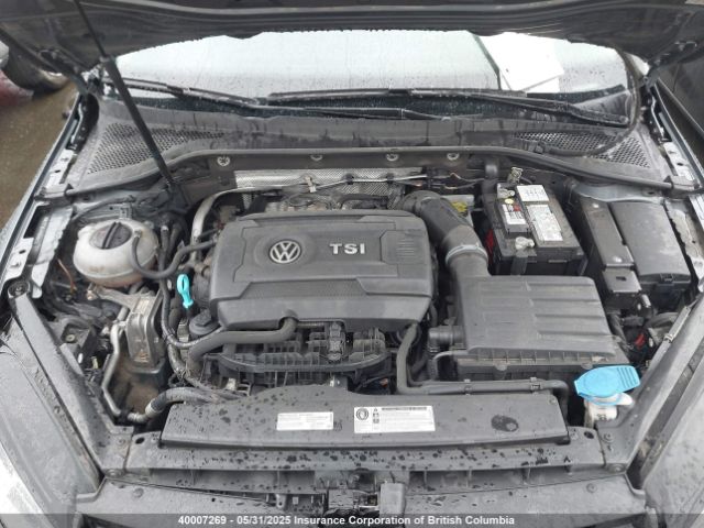 3VW217AU4FM088070 Volkswagen 2015
