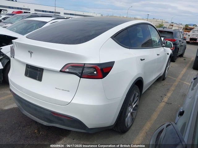Tesla Model Y 2023 LRWYGDEE7PC079411 Image 4