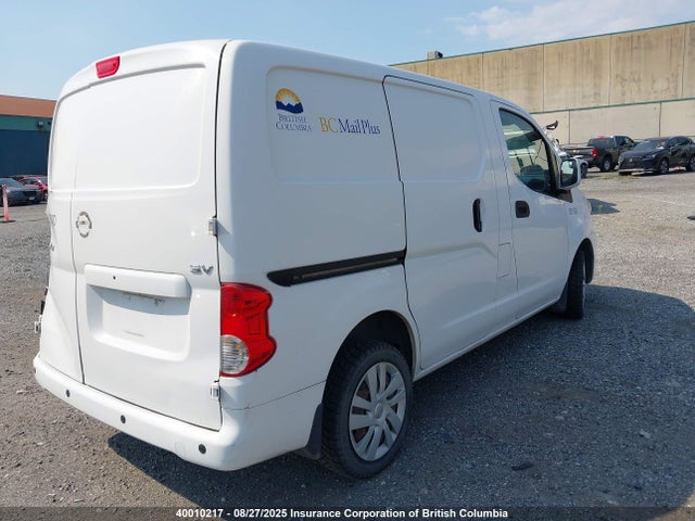 3N6CM0KNXHK721874 Nissan 2017