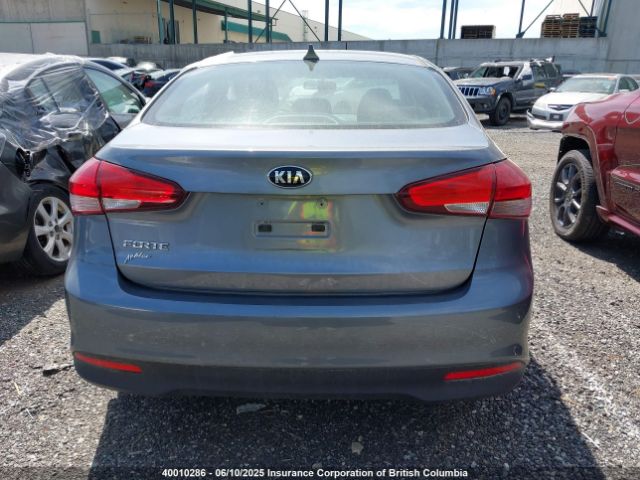 3KPFK4A71JE213393 KIA Forte