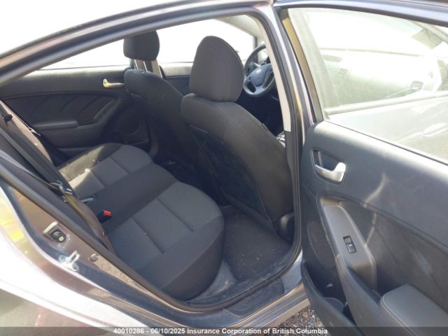 3KPFK4A71JE213393 KIA Forte
