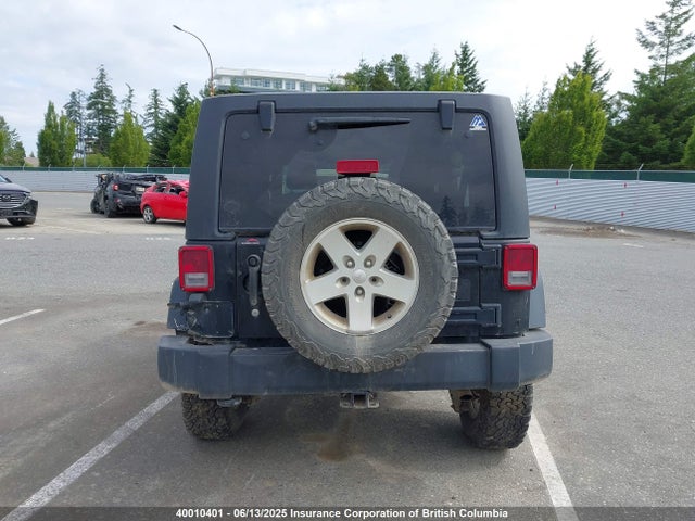 1C4BJWDG5JL914602 Jeep Wrangler Unlimited Sport
