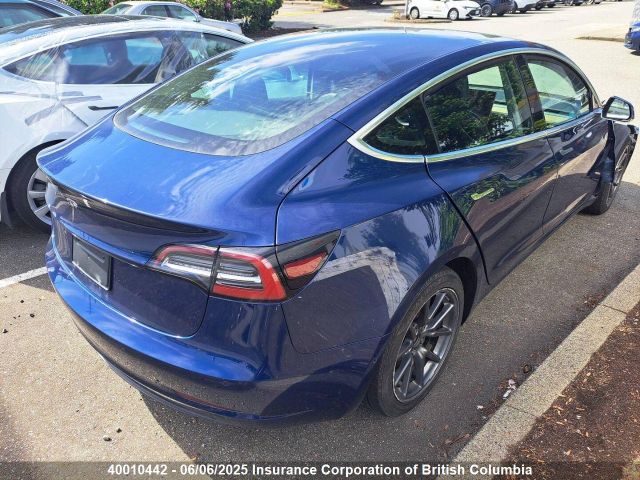 5YJ3E1EA1LF808613 Tesla 2020