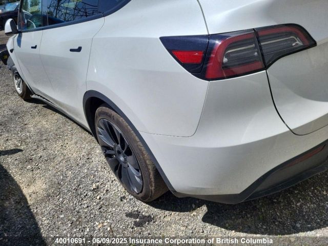7SAYGDEE2RF989754 Tesla Model Y