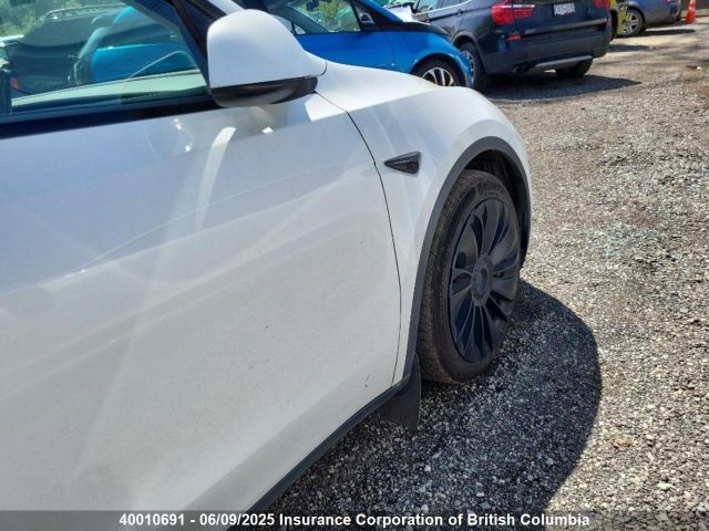 7SAYGDEE2RF989754 Tesla Model Y