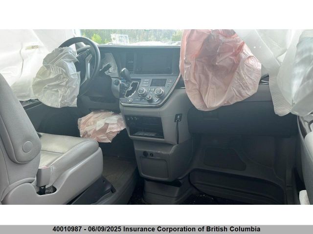5TDYZ3DC3HS882515 Toyota Sienna Xle/limited