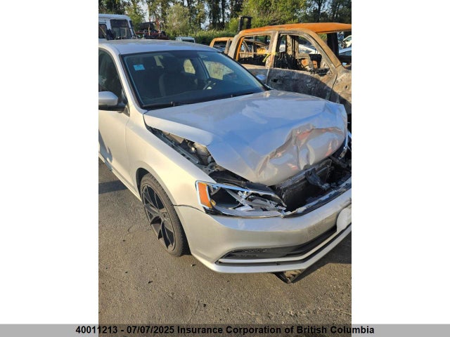 3VW267AJ3GM355630 Volkswagen 2016