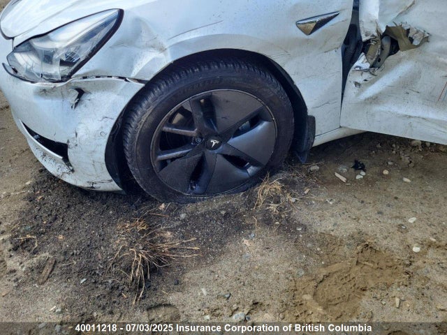 5YJ3E1EA4LF738685 Tesla MODEL 3
