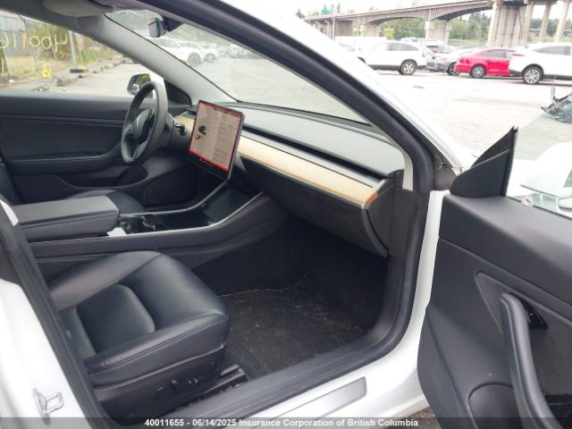 5YJ3E1EA2KF529220 Tesla MODEL 3
