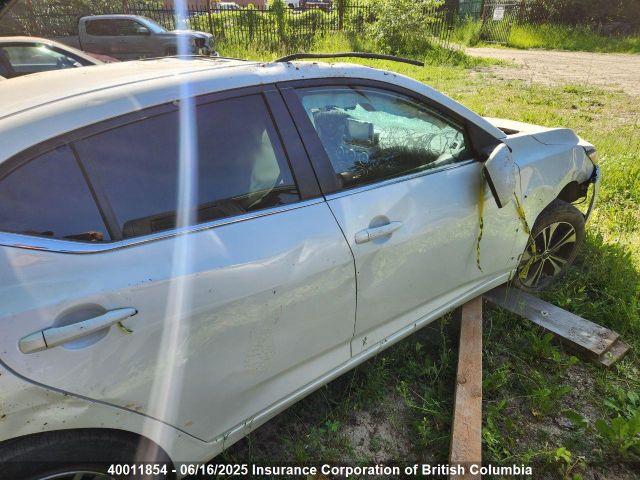 3N1AB8CV9MY274686 Nissan SENTRA SV