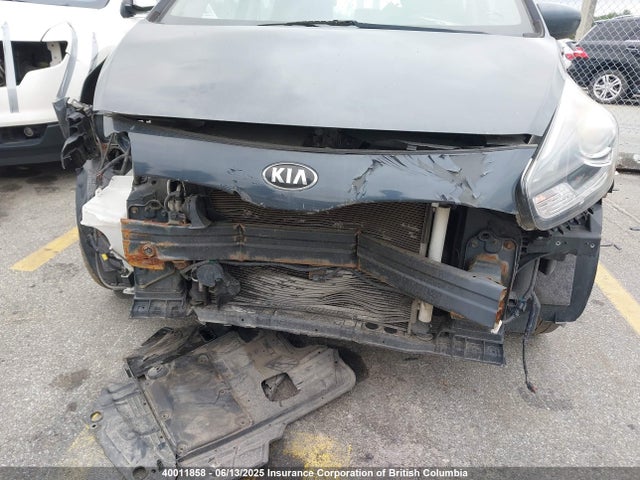 KNAHT8A33G7132279 KIA Rondo