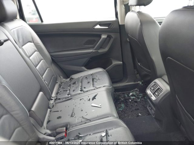 3VV4B7AX0JM057461 Volkswagen Tiguan Sel Premium