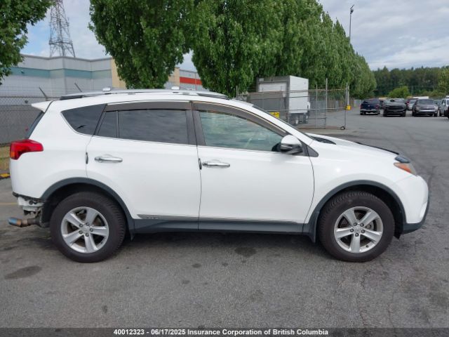 2T3RFREV6EW215884 Toyota RAV4