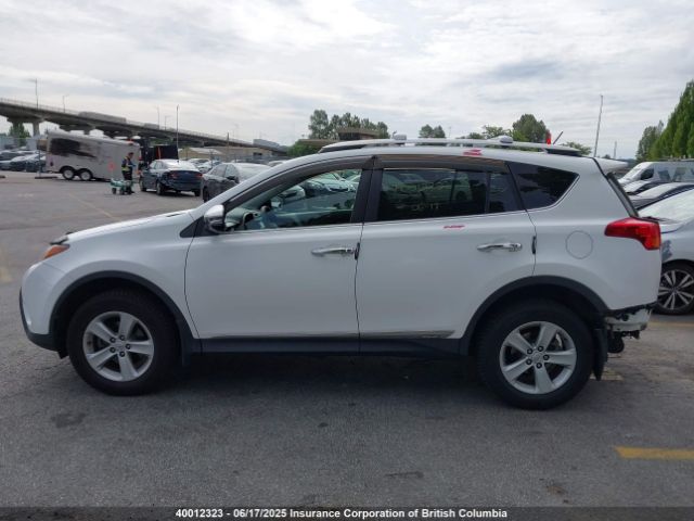 2T3RFREV6EW215884 Toyota RAV4