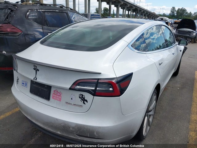 5YJ3E1EB8KF487886 Tesla MODEL 3