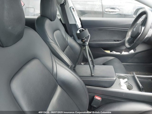 5YJ3E1EB8KF487886 Tesla MODEL 3