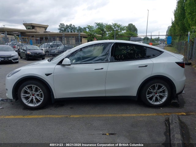 5YJYGDED9MF119447 Tesla Model Y