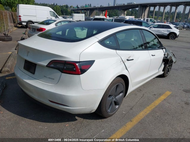 5YJ3E1EB4NF270792 Tesla MODEL 3