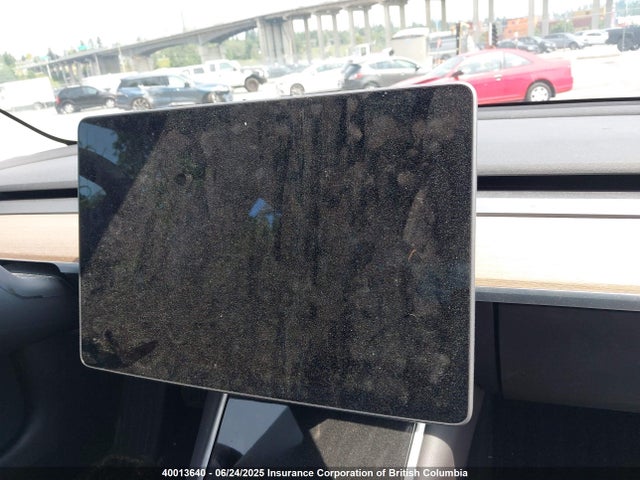 5YJ3E1EA6KF399801 Tesla MODEL 3
