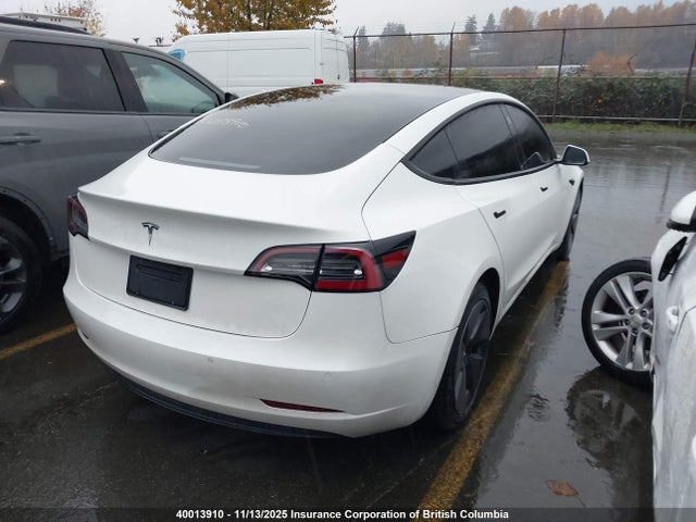 5YJ3E1EA0NF246416 Tesla 2022