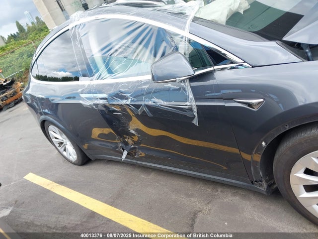 5YJXCDE24JF124041 Tesla MODEL X