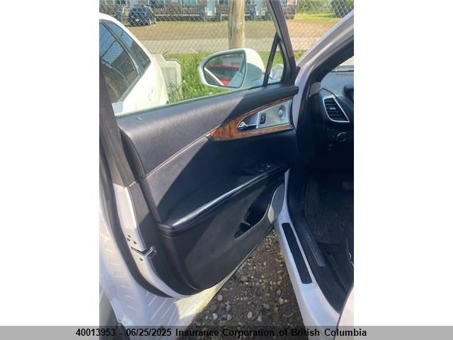2LMPJ8LP5KBL11637 Lincoln 2.7l gtdi