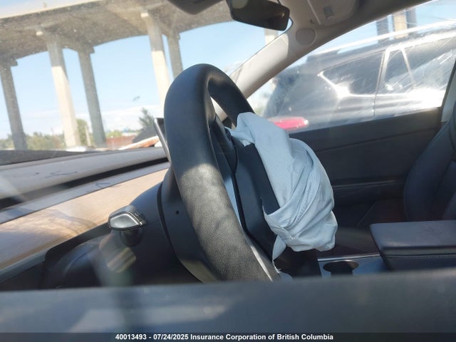 7SAYGDEE9NF368957 Tesla 2022