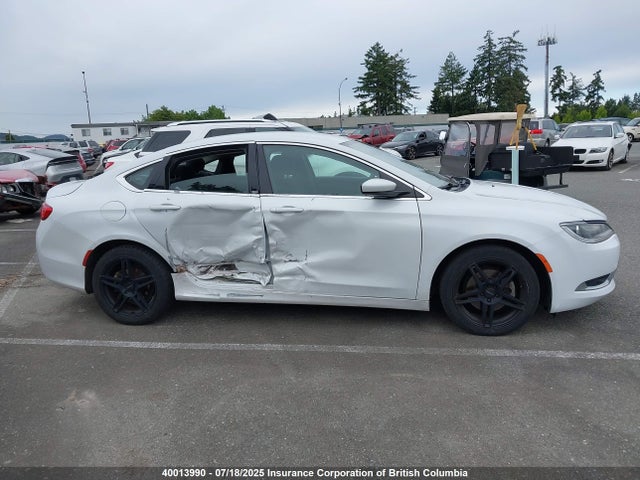 1C3CCCAB0FN601348 Chrysler 2015