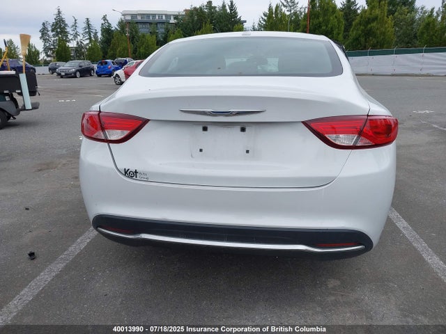 1C3CCCAB0FN601348 Chrysler 2015
