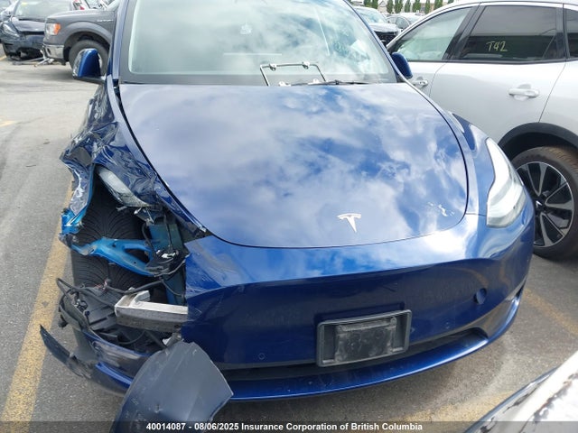 7SAYGDEE9NF347607 Tesla Model Y