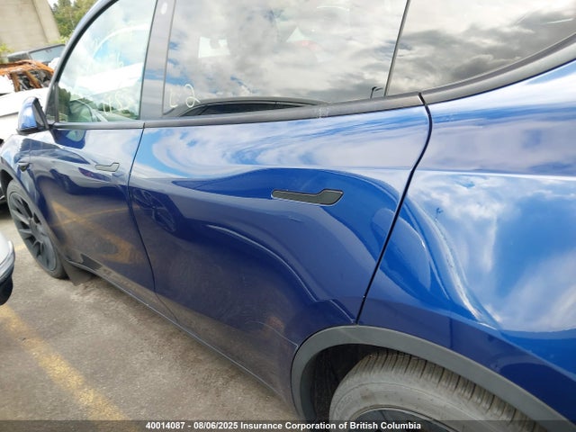 7SAYGDEE9NF347607 Tesla Model Y