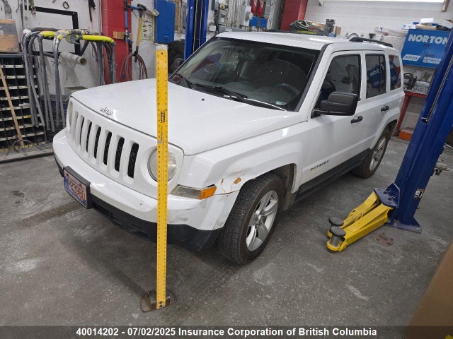 1C4NJPAB9ED757782 Jeep 2014