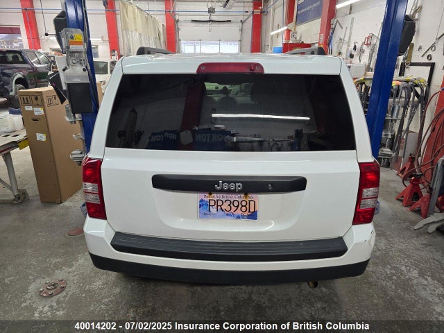 1C4NJPAB9ED757782 Jeep 2014
