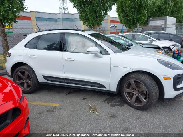 Porsche 2024 2024 WP1AA2A59RLB02687 Image 13