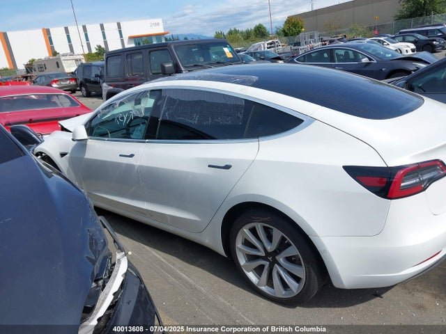 5YJ3E1EA1LF718281 Tesla 2020