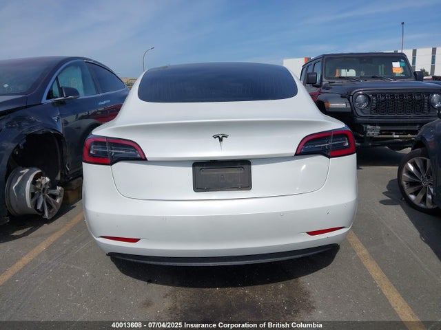 5YJ3E1EA1LF718281 Tesla 2020