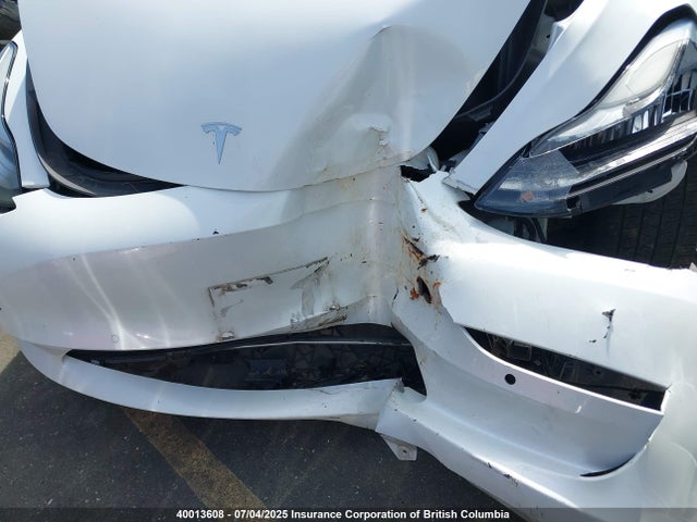 5YJ3E1EA1LF718281 Tesla 2020