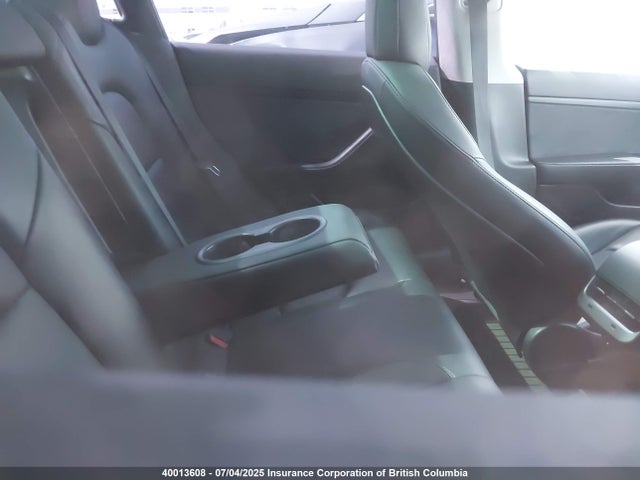 5YJ3E1EA1LF718281 Tesla 2020