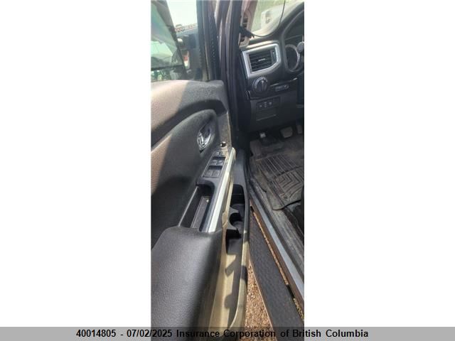 1N6AA1E51HN507724 Nissan 2017