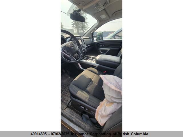 1N6AA1E51HN507724 Nissan 2017