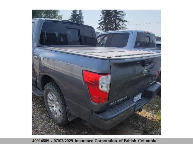 1N6AA1E51HN507724 Nissan 2017