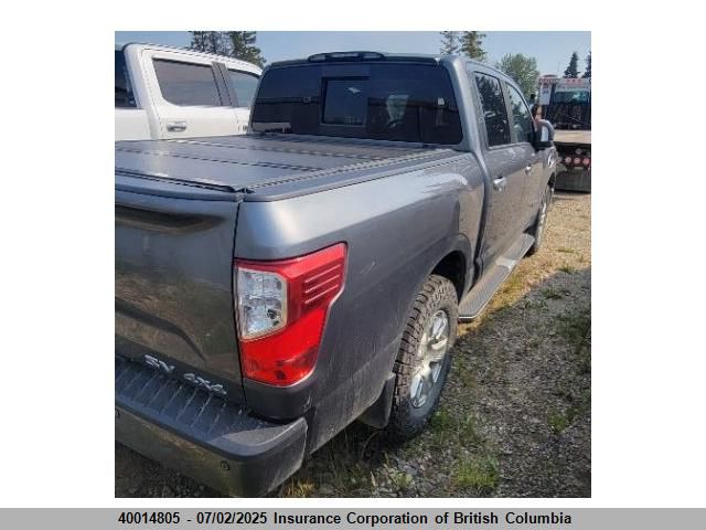 1N6AA1E51HN507724 Nissan 2017