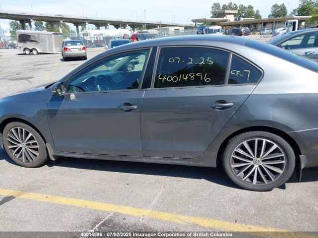 3VW2K7AJ4FM216505 Volkswagen 2015