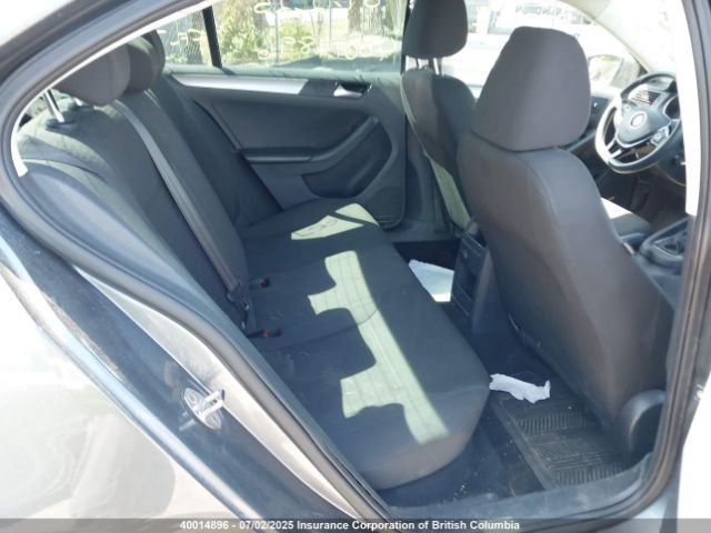 3VW2K7AJ4FM216505 Volkswagen 2015