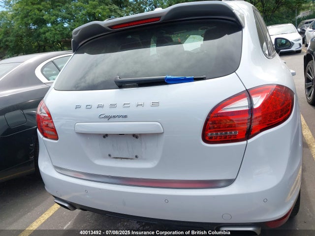 Porsche 2014 2014 WP1AF2A20ELA45927 Image 16