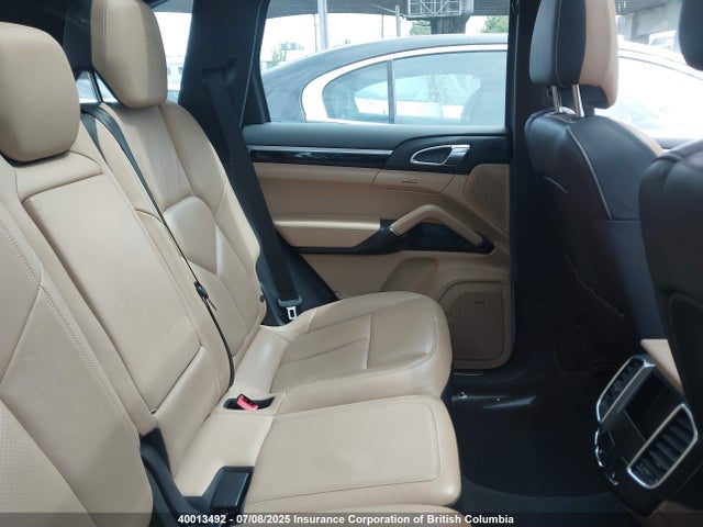 Porsche 2014 2014 WP1AF2A20ELA45927 Image 8