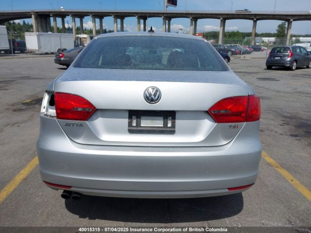 3VWD07AJ7EM336280 Volkswagen 2014