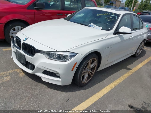 BMW 330e 2018 WBA8E1C55JA180148 Image 2