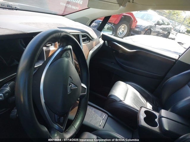 5YJXCBE24HF053096 Tesla 2017