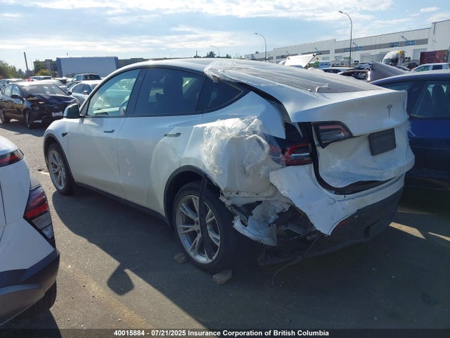 7SAYGDEE6NF564452 Tesla Model Y